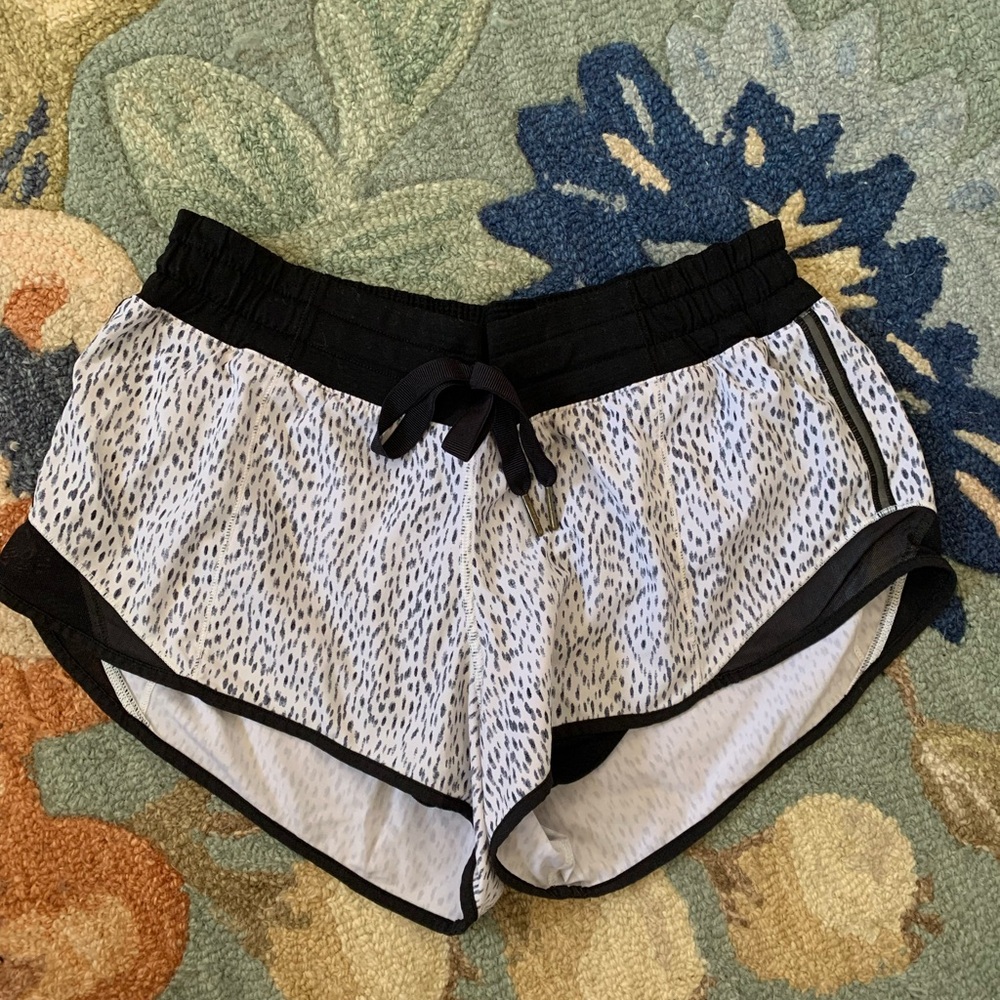 Lululemon Hotty hot shorts